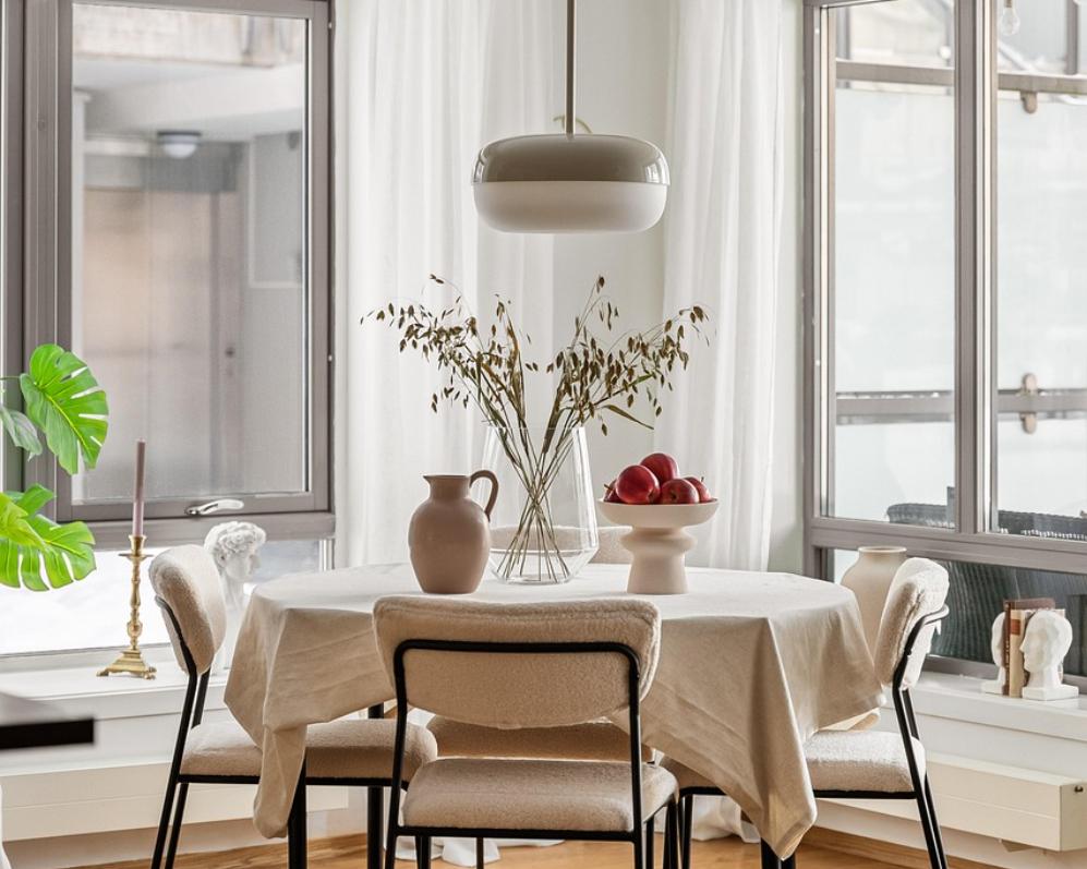 Proč prodávat nemovitost s jedním makléřem